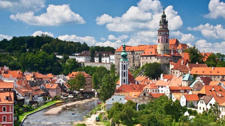 中世ヨーロッパの美しい街並みチェコのチェスキークルムロフ歴史地区 アジア格安 ひとり旅ナビ助