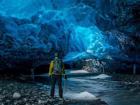 ヴァトナヨークトル氷河 アイスランド 洞窟 アジア格安 ひとり旅ナビ助
